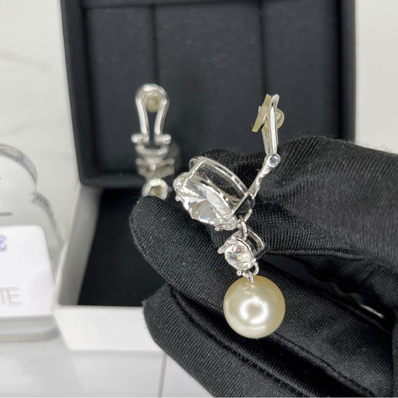 MIU MIU Earrings - Picture 4 of 5